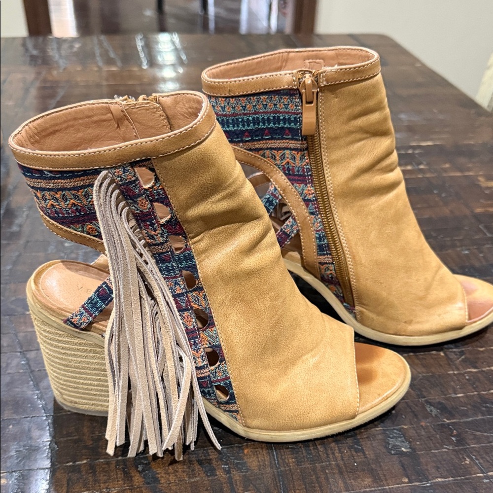 Very Volatile Tan Fringe Peep-Toe Booties - Picture 5 of 7